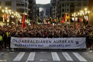 Euskararen aurkako azken sententzien aurrean, langileen eta herritarren eskubideen alde elkarretaratzea deitu dute bihar